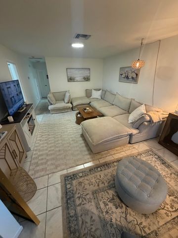 800 Ibis Way 4, North Palm Beach, FL 33408
