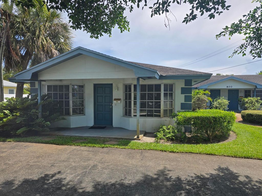 800 Ibis Way 4, North Palm Beach, FL 33408