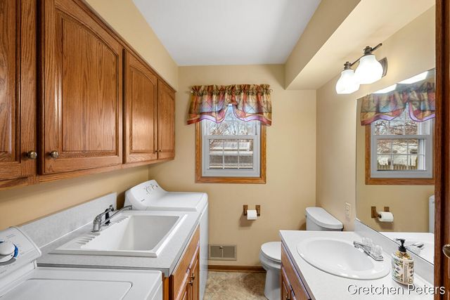 6852 Aleda Avenue, Grand Rapids, MI 49508