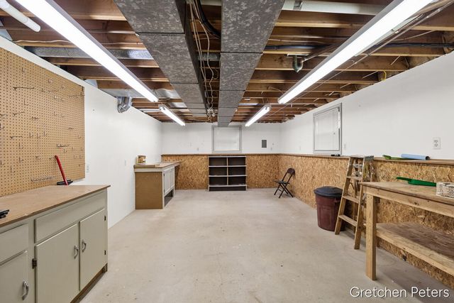 6852 Aleda Avenue, Grand Rapids, MI 49508