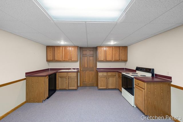 6852 Aleda Avenue, Grand Rapids, MI 49508