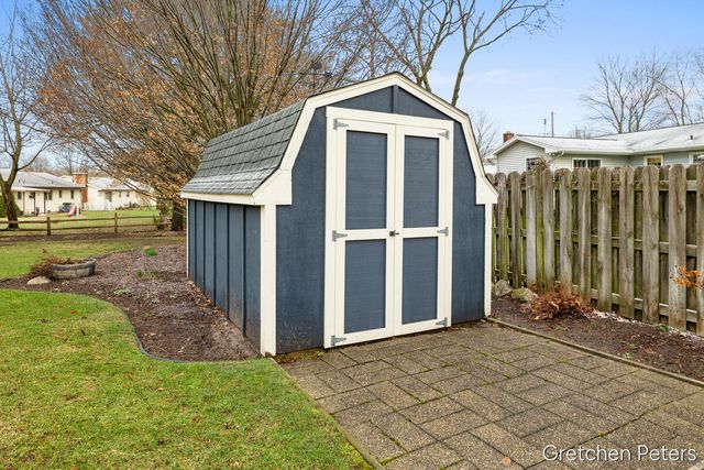 6852 Aleda Avenue, Grand Rapids, MI 49508