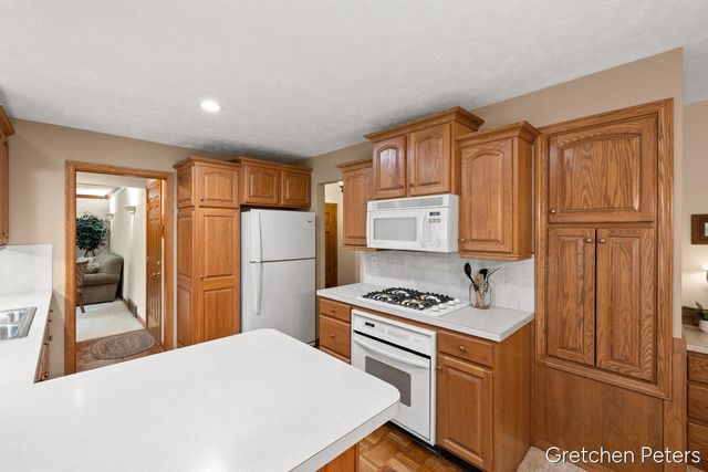 6852 Aleda Avenue, Grand Rapids, MI 49508