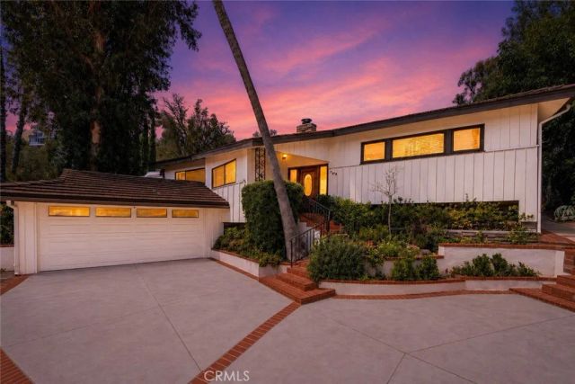 5139 San Feliciano, Woodland Hills, CA 91364