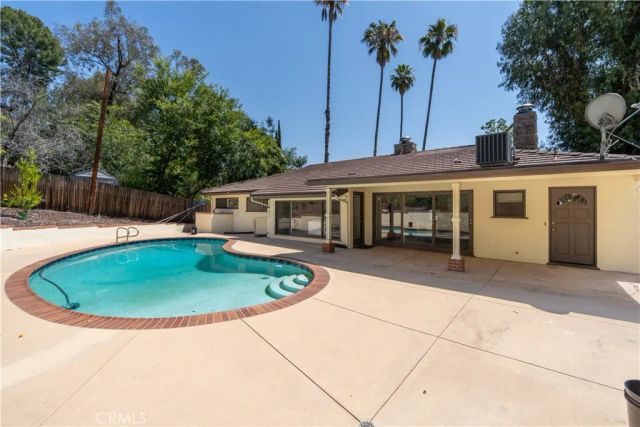 5139 San Feliciano, Woodland Hills, CA 91364