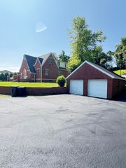 111 House Avenue, Manchester, KY 40962