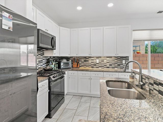 3932 Jaxson Lane, Santa Fe, NM 87507