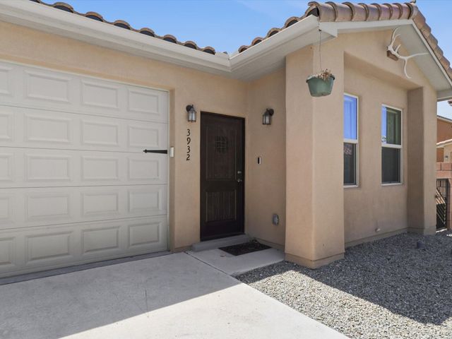 3932 Jaxson Lane, Santa Fe, NM 87507