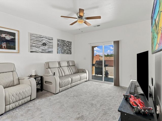 3932 Jaxson Lane, Santa Fe, NM 87507