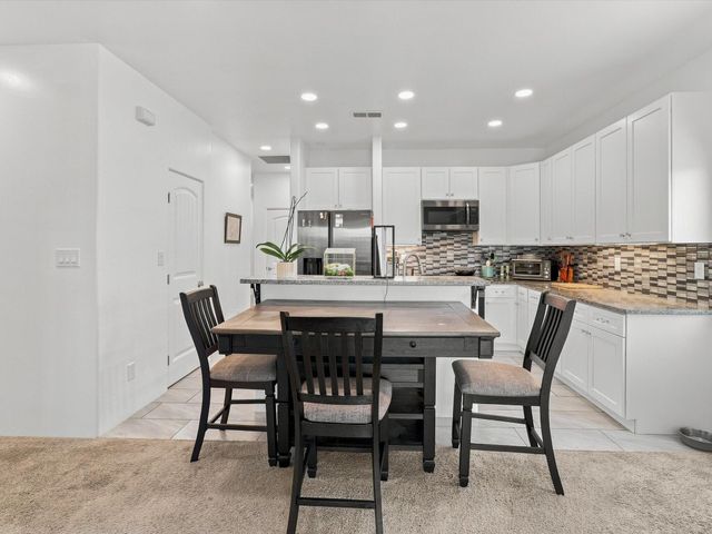 3932 Jaxson Lane, Santa Fe, NM 87507