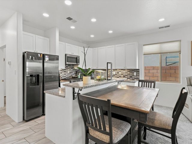 3932 Jaxson Lane, Santa Fe, NM 87507