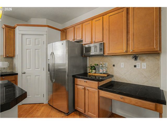 21541 Ne LAUREL WOOD Ln, Fairview, OR 97024