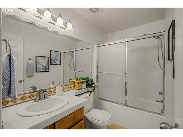 21541 Ne LAUREL WOOD Ln, Fairview, OR 97024