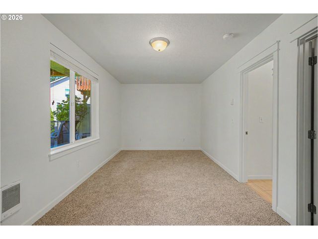21541 Ne LAUREL WOOD Ln, Fairview, OR 97024