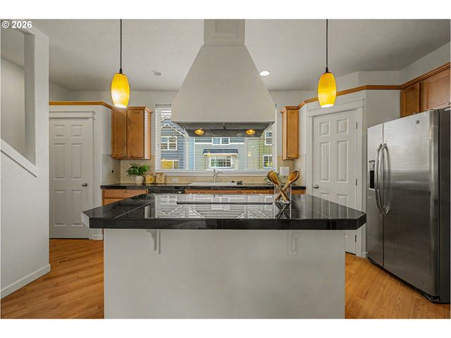 21541 Ne LAUREL WOOD Ln, Fairview, OR 97024