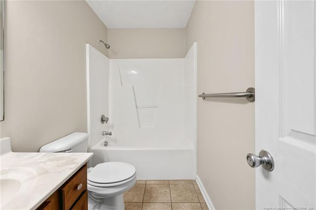 1482 Avoncroft Drive, Fayetteville, NC 28306
