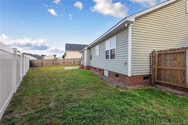 1482 Avoncroft Drive, Fayetteville, NC 28306