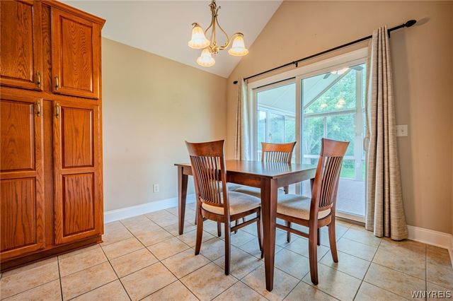8 Nicholas Lane, Lancaster, NY 14086