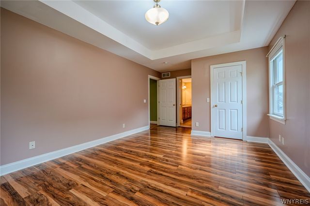 8 Nicholas Lane, Lancaster, NY 14086