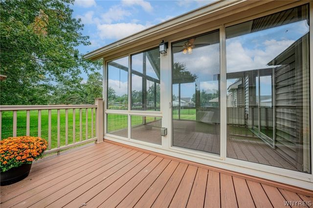 8 Nicholas Lane, Lancaster, NY 14086