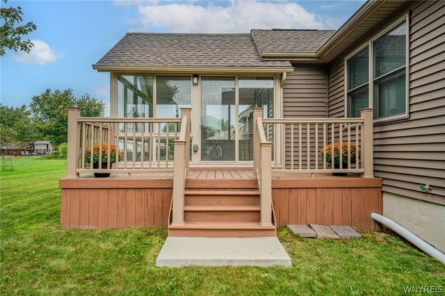 8 Nicholas Lane, Lancaster, NY 14086