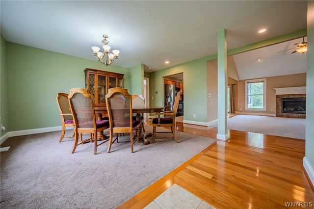 8 Nicholas Lane, Lancaster, NY 14086