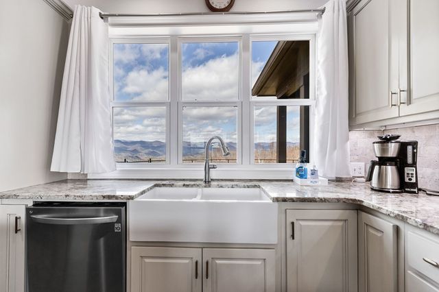 57 Eagles Nest Trail, Murphy, NC 28906