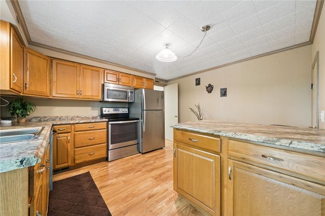 745 Sidney St, City Of Greensburg, PA 15601