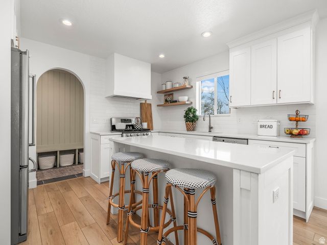 411 E DAYBREAK DR, Pleasant Grove, UT 84062