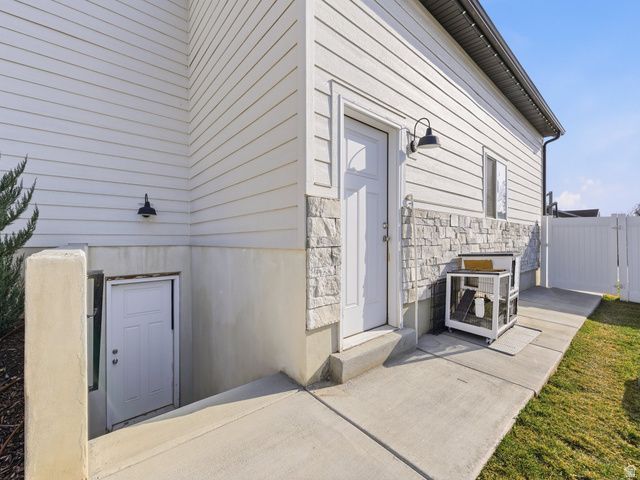 411 E DAYBREAK DR, Pleasant Grove, UT 84062