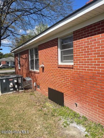 406 W Daniels Street, Kinston, NC 28501