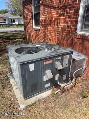 406 W Daniels Street, Kinston, NC 28501