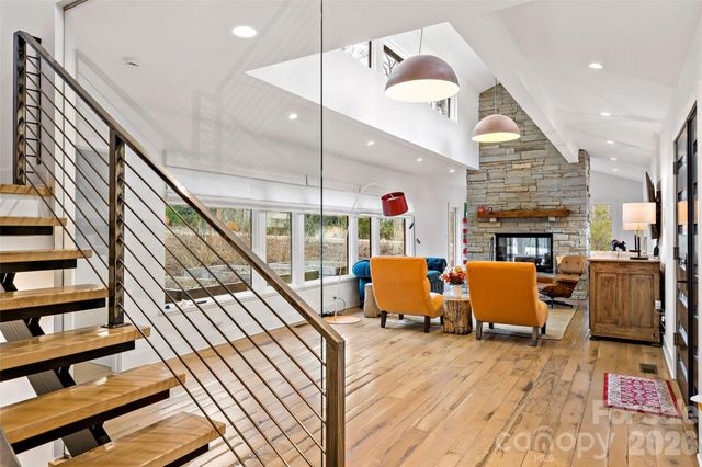 27 Hawberry Court, Asheville, NC 28805