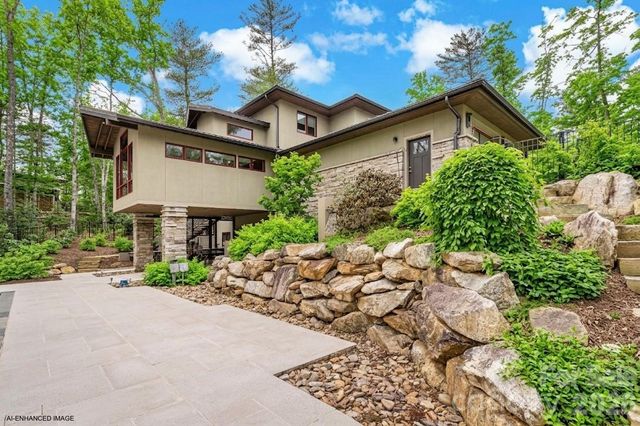 27 Hawberry Court, Asheville, NC 28805