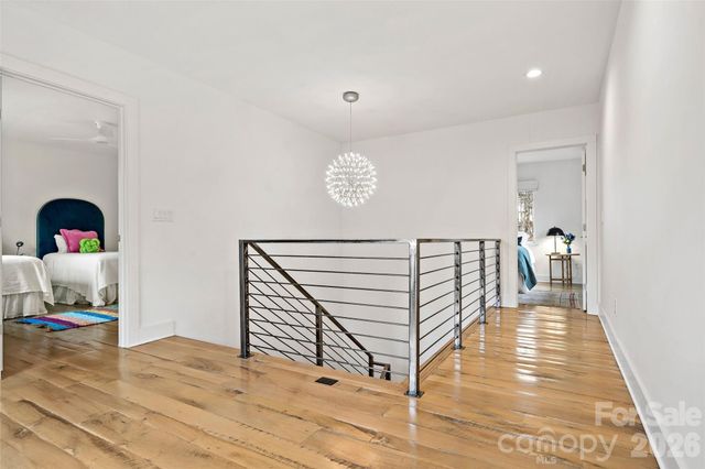 27 Hawberry Court, Asheville, NC 28805