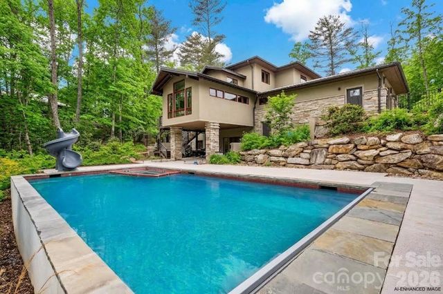 27 Hawberry Court, Asheville, NC 28805