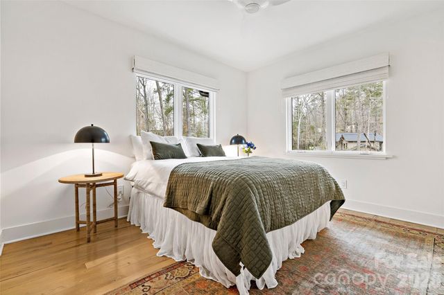 27 Hawberry Court, Asheville, NC 28805