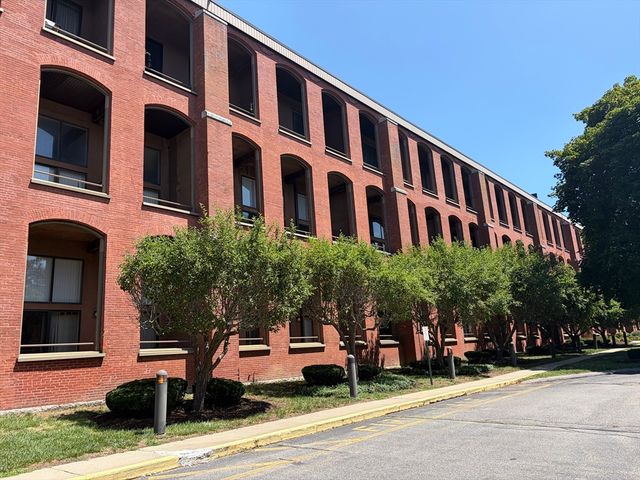 96 Old Colony Avenue 131, Taunton, MA 02718
