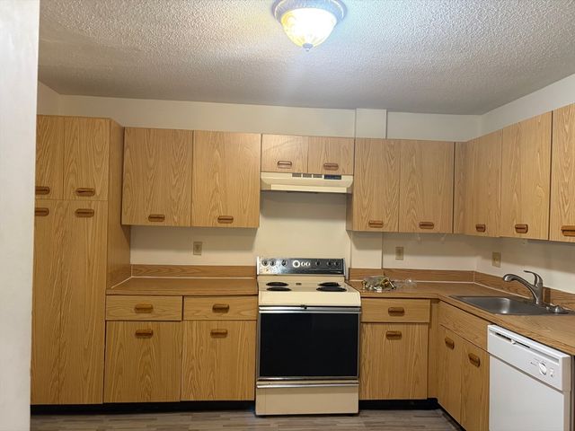96 Old Colony Avenue 131, Taunton, MA 02718