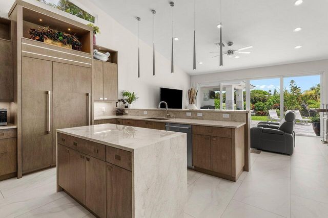 11164 Boca Woods Lane, Boca Raton, FL 33428