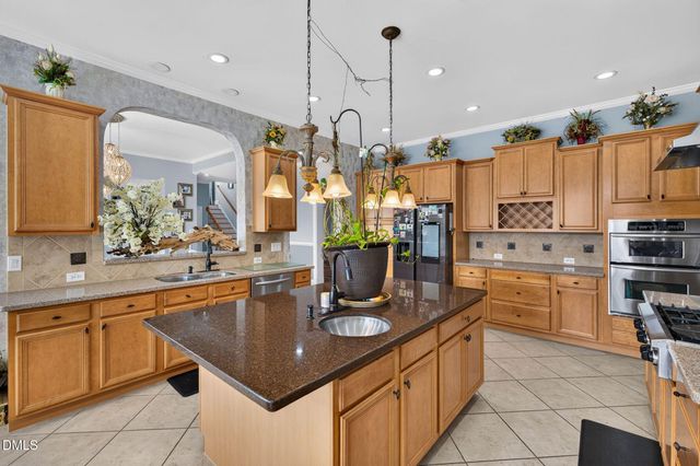 1033 Kennicott Avenue, Cary, NC 27513