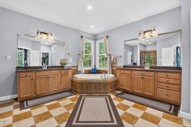 1033 Kennicott Avenue, Cary, NC 27513
