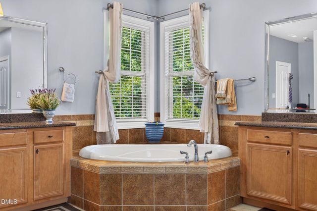 1033 Kennicott Avenue, Cary, NC 27513
