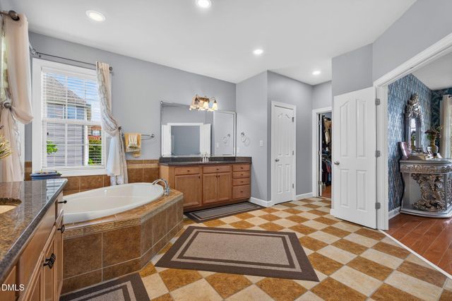 1033 Kennicott Avenue, Cary, NC 27513