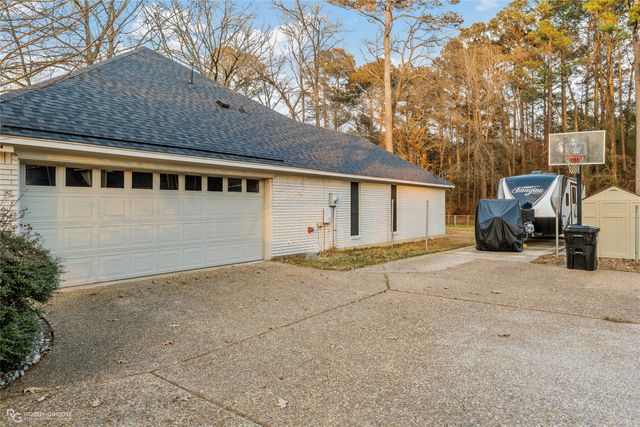 2859 Hillcrest Circle, Benton, LA 71006