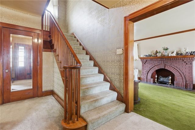 319 4th St, Ellwood City, PA 16117