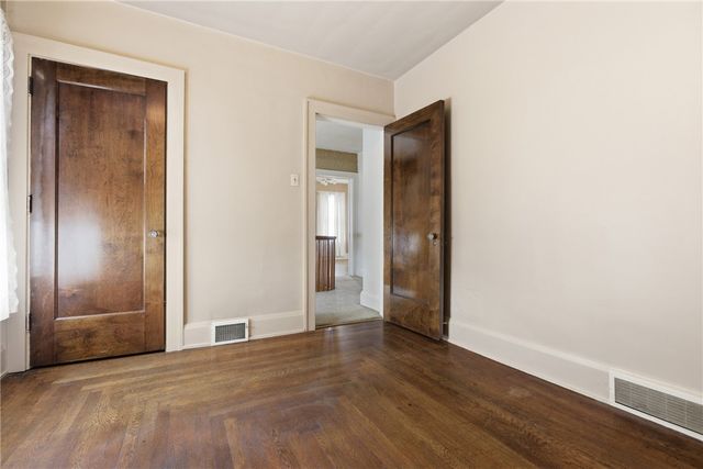 319 4th St, Ellwood City, PA 16117