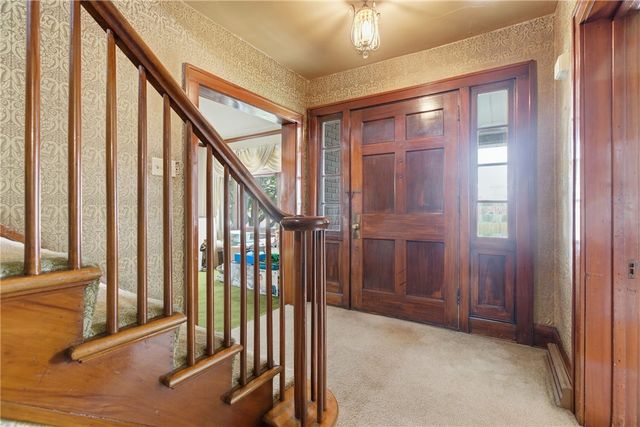 319 4th St, Ellwood City, PA 16117