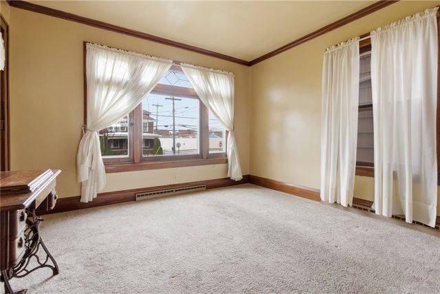 319 4th St, Ellwood City, PA 16117