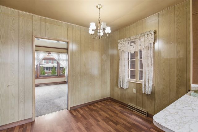 319 4th St, Ellwood City, PA 16117